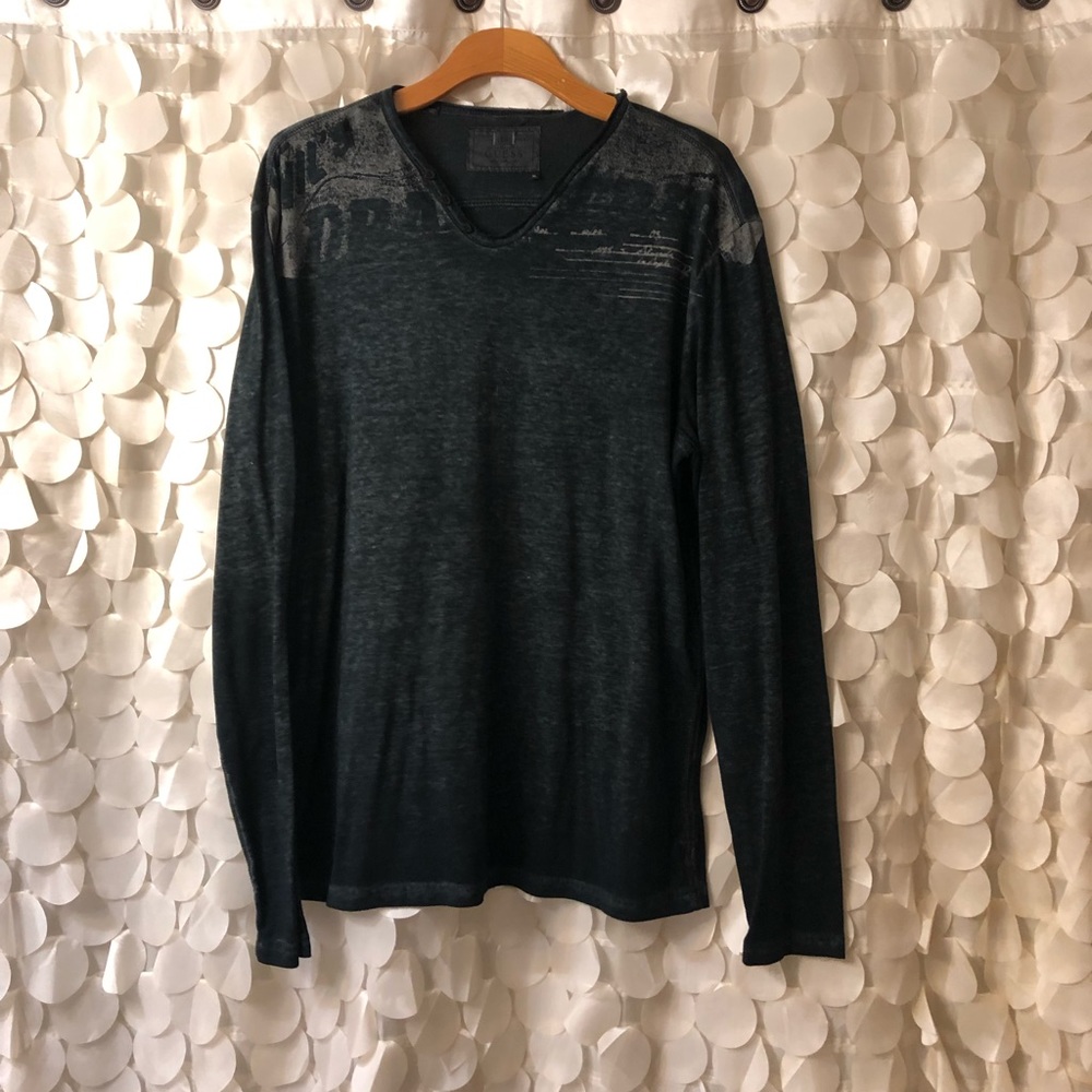 Long sleeve V-neck graphic tee